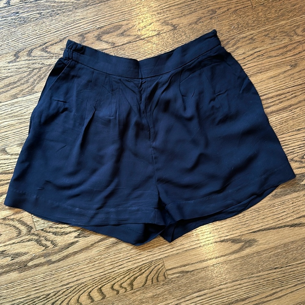 H&M shorts.  🌸 3 for $17